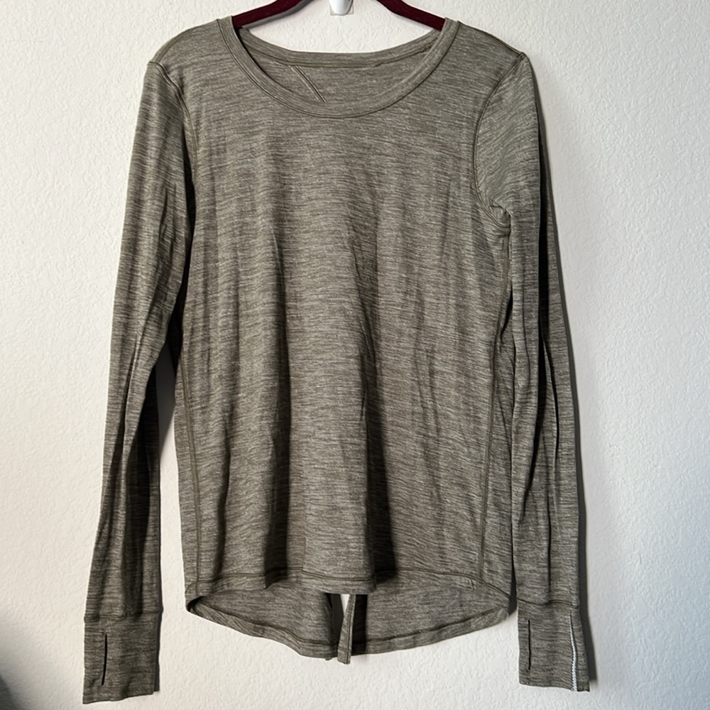 Lululemon Beat The Heat Long Sleeve Athletic Yoga Top Green Tie Back - Picture 3 of 9